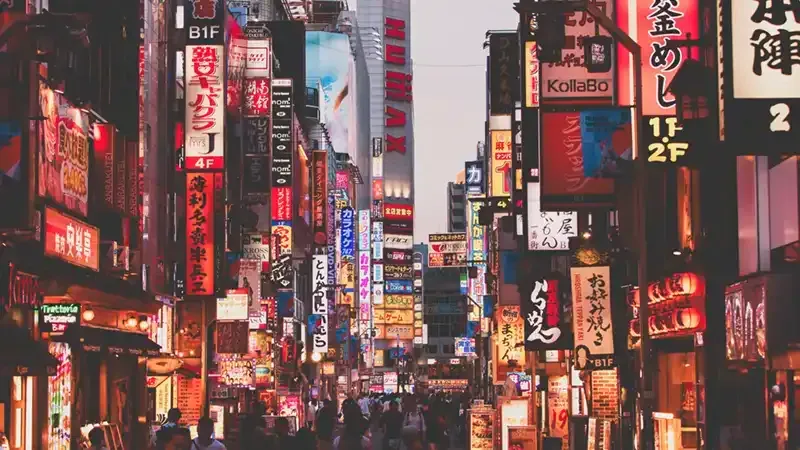 Le Japon encadre l’utilisation de l’IA sur les réseaux pour lutter contre la désinformation électorale